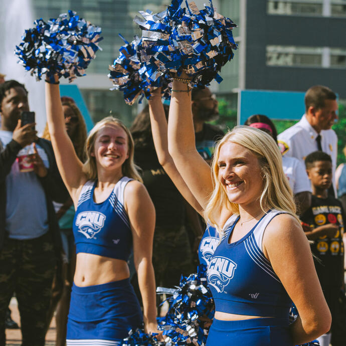 CNU cheerleaders